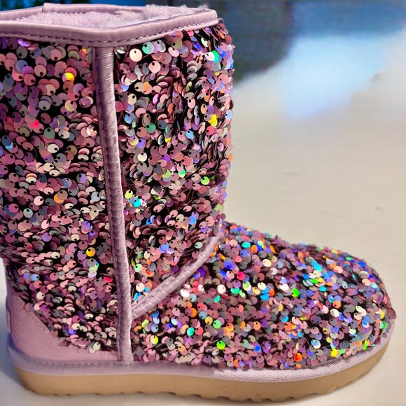 New, unworn and rare UGG lilac-frost sequin classic short boots Size 9 womens - Picture 4 of 7